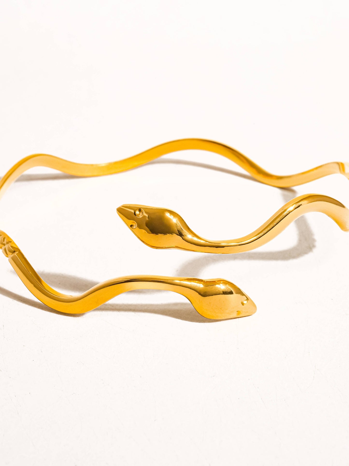 18K Gold Non-Tarnish Wavy Serpent Bracelet