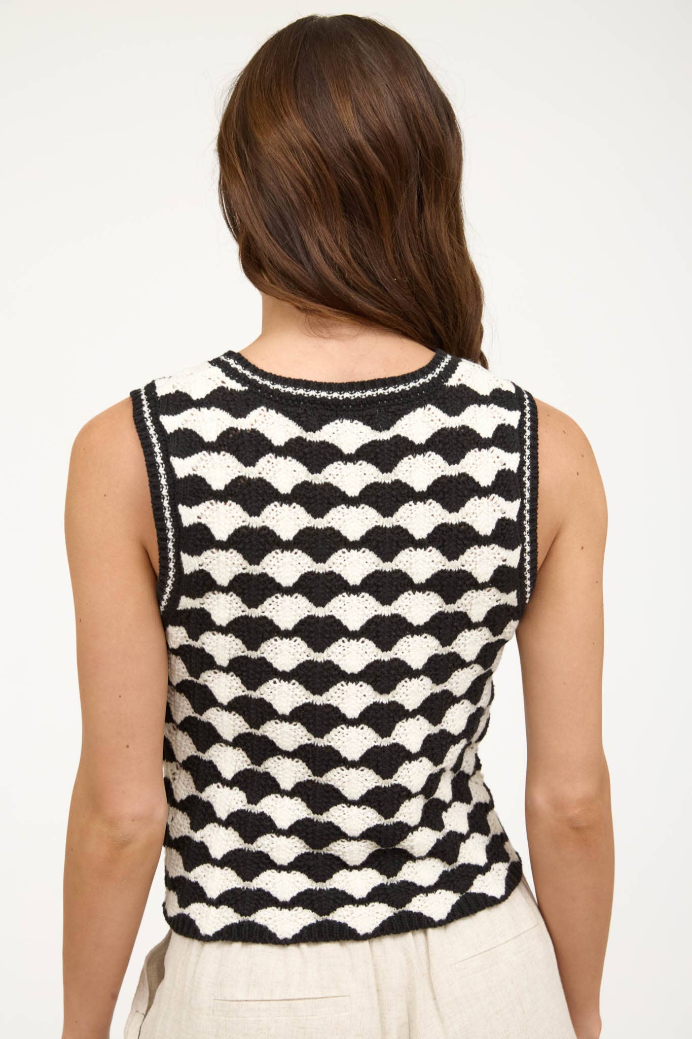SLEEVELESS SWEATER VEST