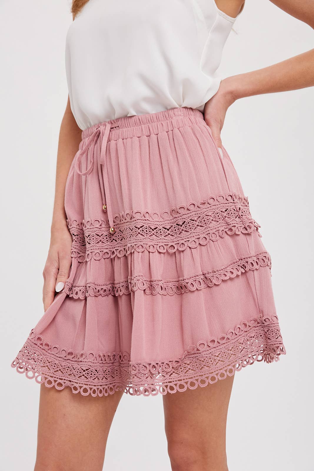 LACE TRIM MINI SKIRT