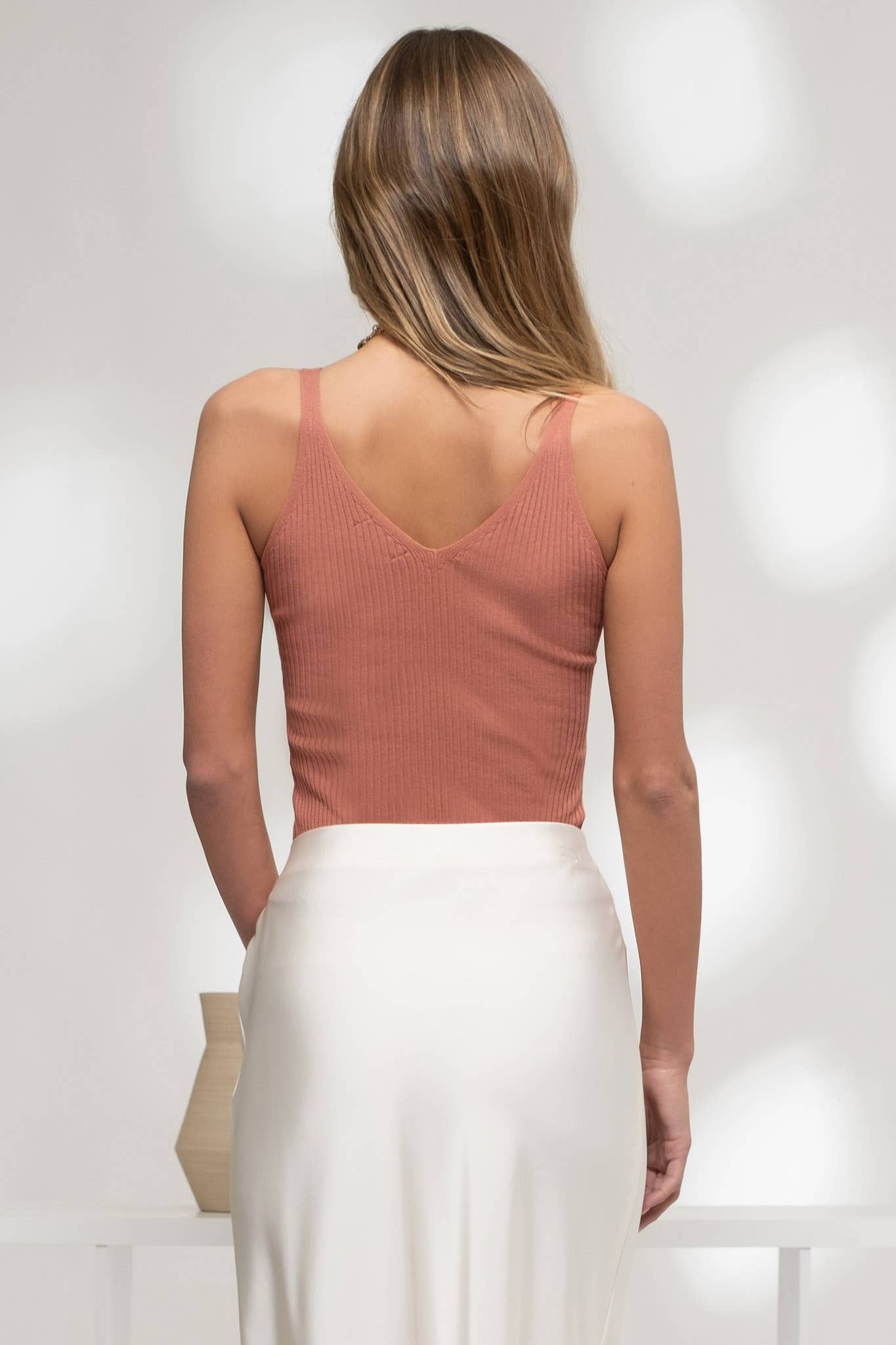 V NECK KNIT TANK