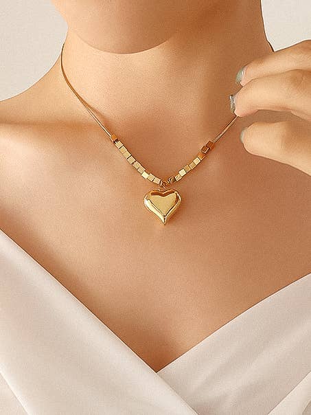 18K Gold Non-Tarnish Classic Heart Necklace