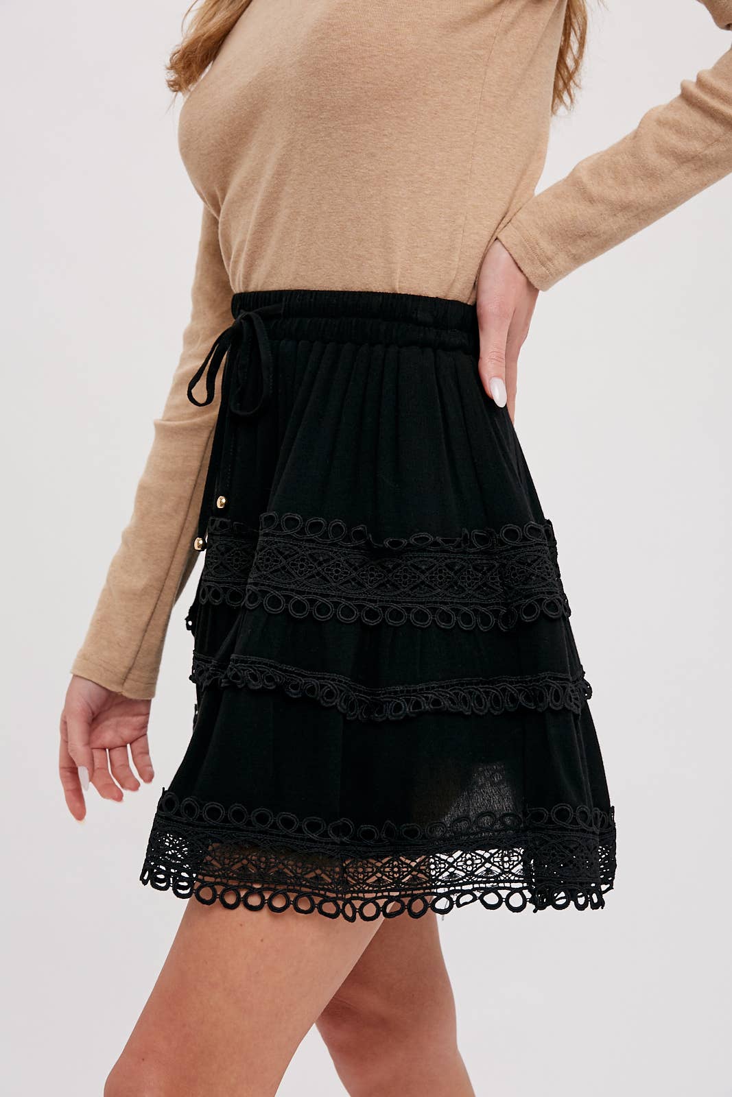 LACE TRIM MINI SKIRT
