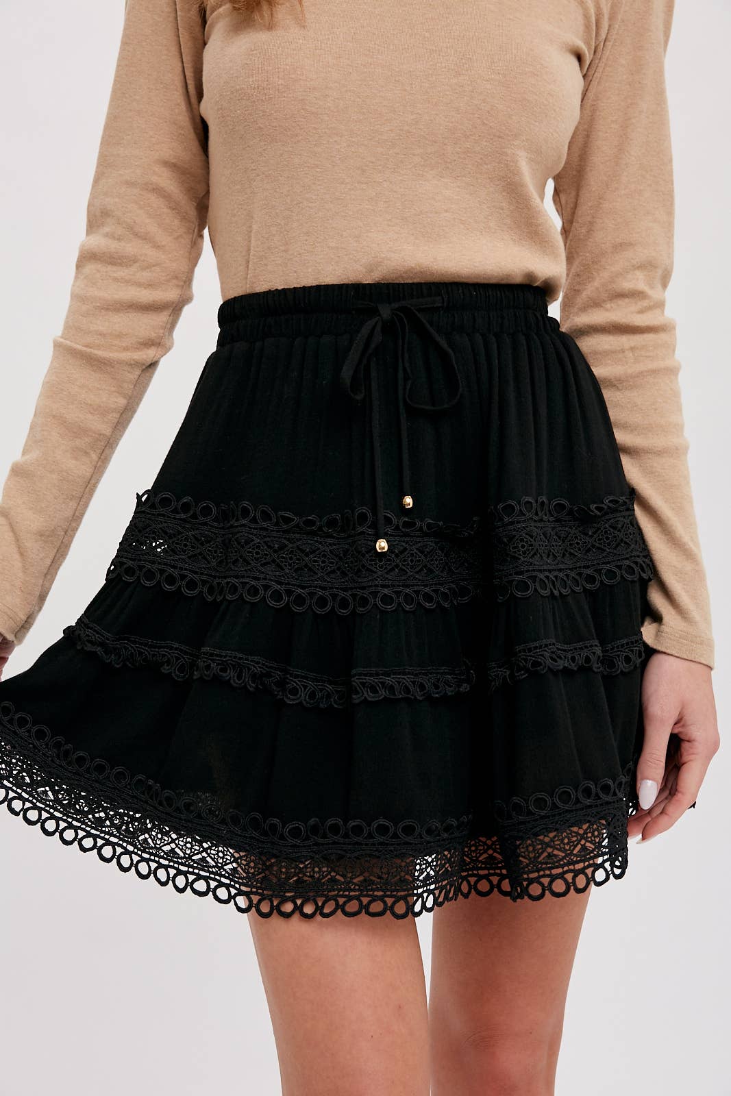 LACE TRIM MINI SKIRT