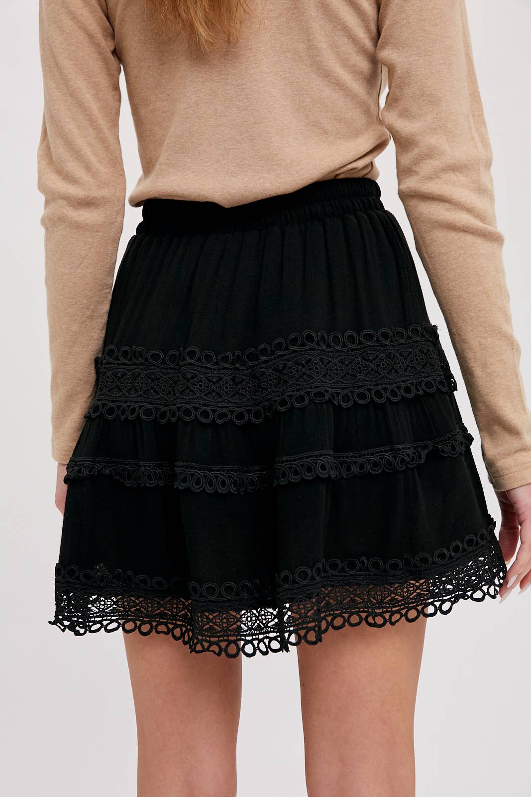 LACE TRIM MINI SKIRT